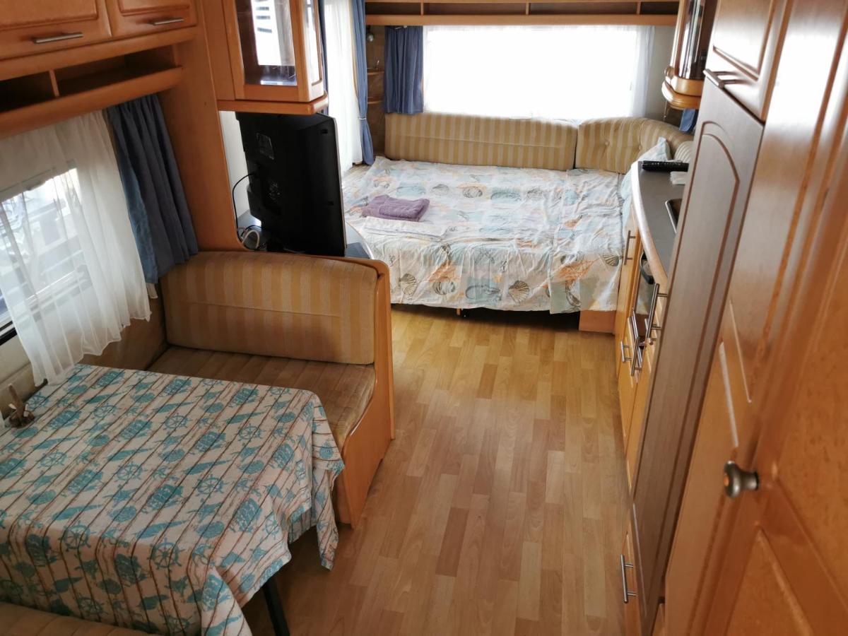 Sea Caravan/Camper On The Beach Hotel Китен Екстериор снимка